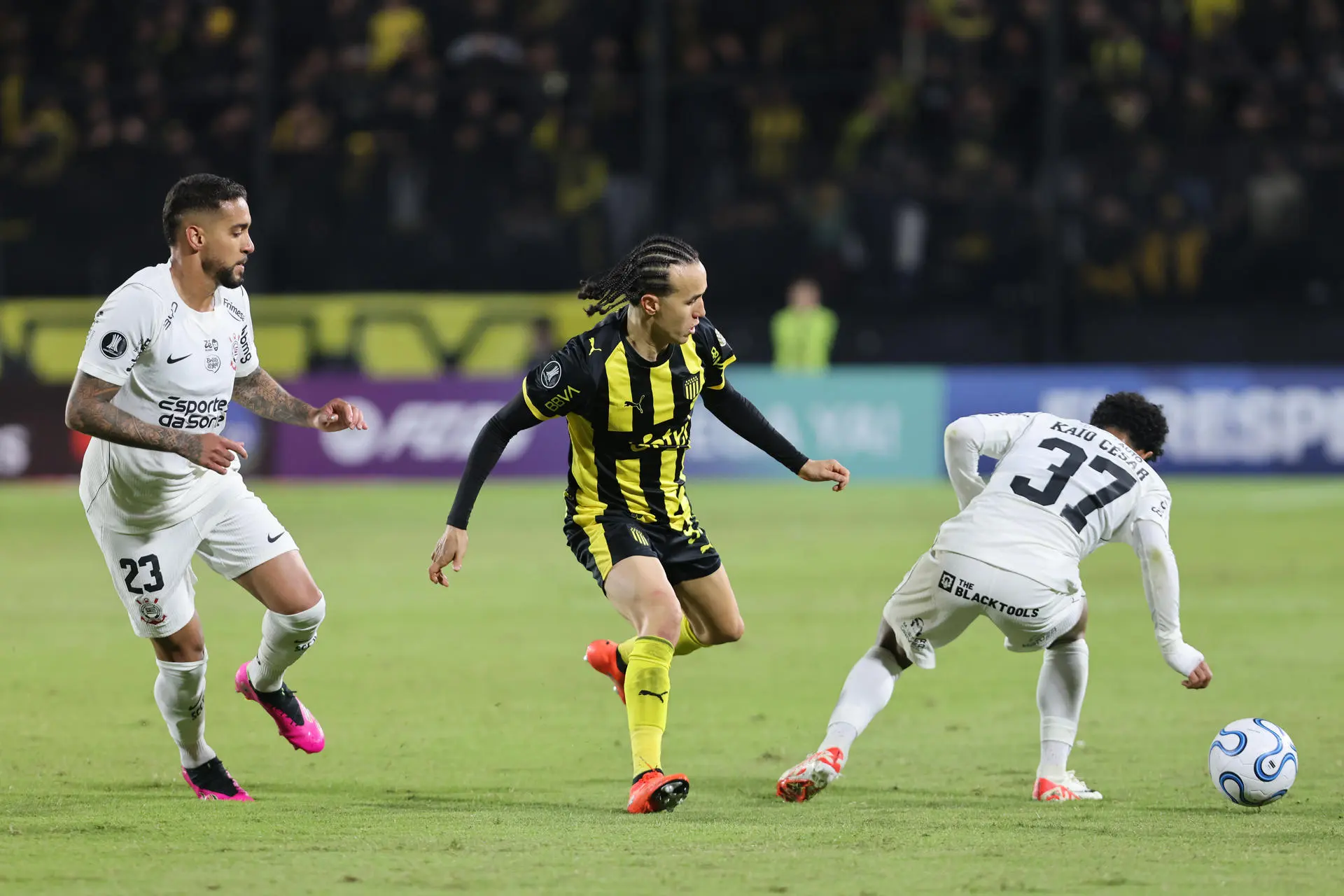 Kaio César fez boa partida pelo time paulista - EFE/ Gastón Britos