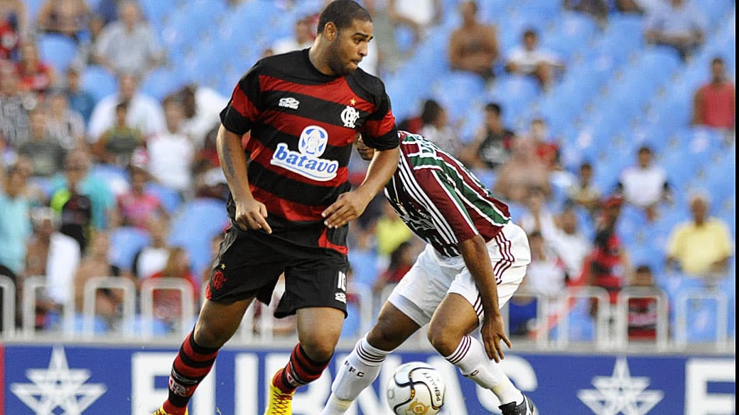 Atacante Adriano durante partida em que marcou 3 gols sobre o Fluminense, válida pela Taça Guanabara de 2010