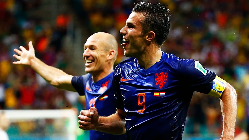 Robben (à dir.) e Van Persie, destaques do último jogo, comandam a equipe