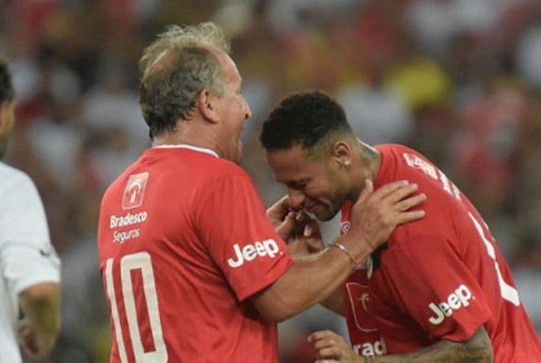 Zico e Neymar em uma das edições do Jogo das Estrelas -