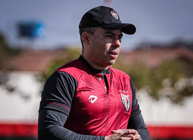 Jair conseguiu o acesso à elite com o Atlético-GO - ACG/Divulgação