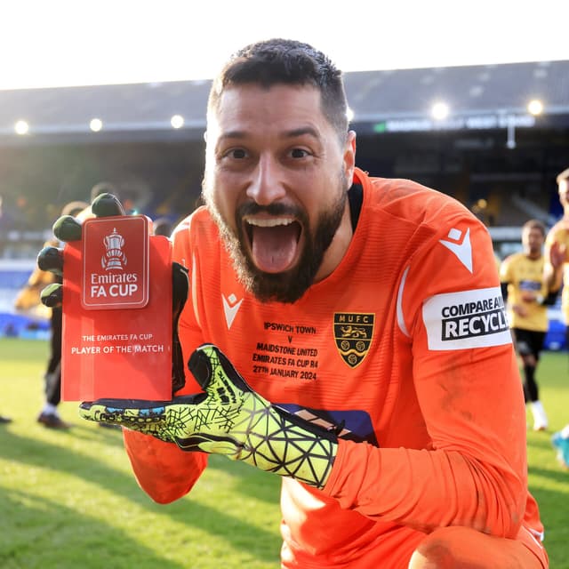 Com 12 defesas, Lucas Covolan é eleito o melhor da partida - Divulgação / FA Cup
