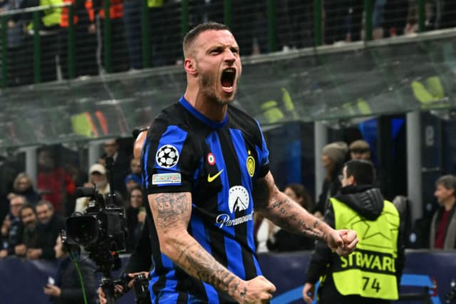 Atual vice-campeã, Inter de Milão segue invicta e se aproxima das quartas de final da Champions - GABRIEL BOUYS / AFP