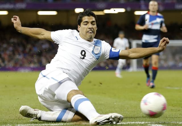 Luís Suárez, do Uruguai, durante a Olimpíada de Londres-2012 - EFE