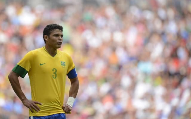 Thiago Silva com a braçadeira de capitão nas Olimpíadas de 2012, em Londres -EFE/Marius Becker