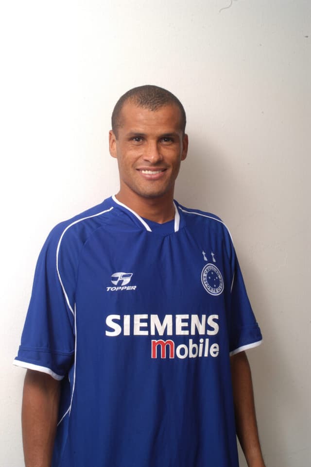 Rivaldo atuou pelo Cruzeiro dois anos depois do penta - Eugenio Savio/PLACAR