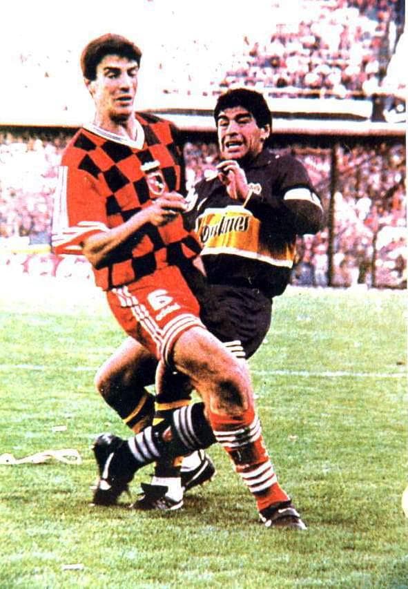 Vojvoda, pelo Newell's Old Boys, divide com Maradona, craque do Boca Juniors - Arquivo pessoal