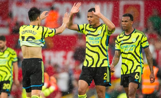 O Arsenal venceu o Manchester United e é o líder momentâneo da Premier League - EFE/EPA/PETER POWELL