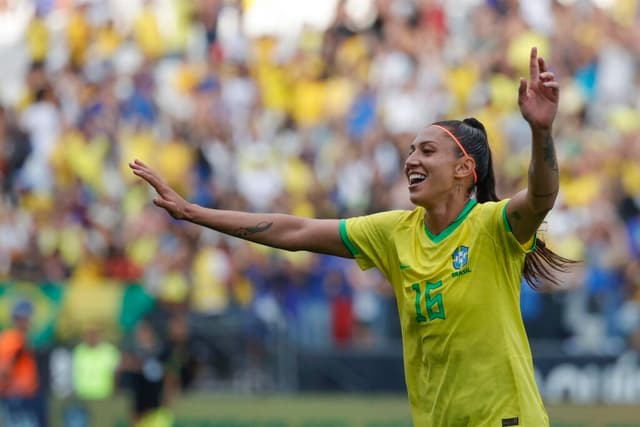 Bia Zaneratto em partida da seleção feminina na Neo-Química Arena - EFE/ Sebastiao Moreira