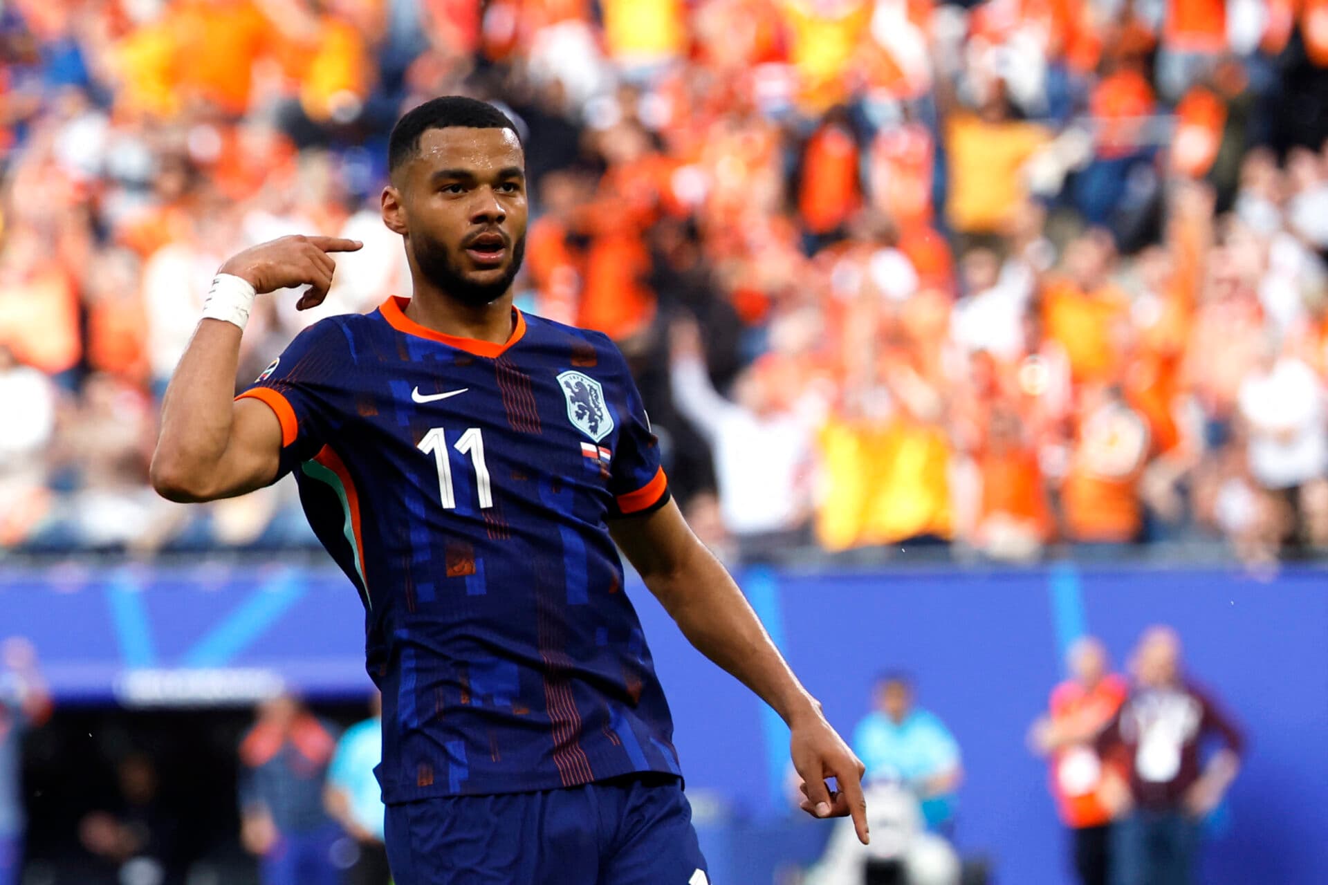Cody Gakpo, da Holanda, celebra gol diante da Polônia na Eurocopa 2024 - Odd ANDERSEN / AFP