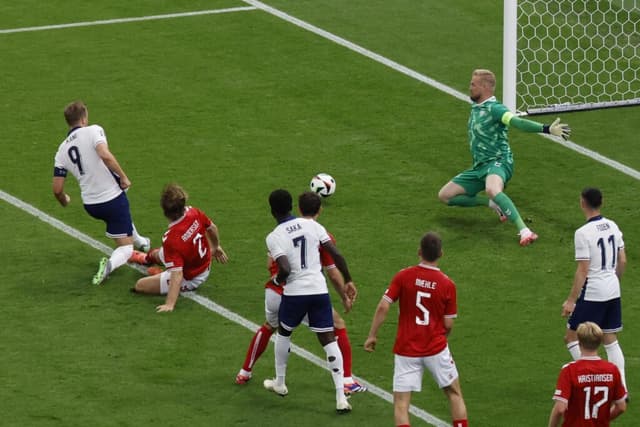 O gol de Kane - EFE/EPA/ROBERT GHEMENT