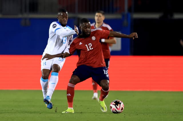 Joel Campbell é a esperança de gols da seleção costa-riquenha - EFE/ Carlos Ramírez