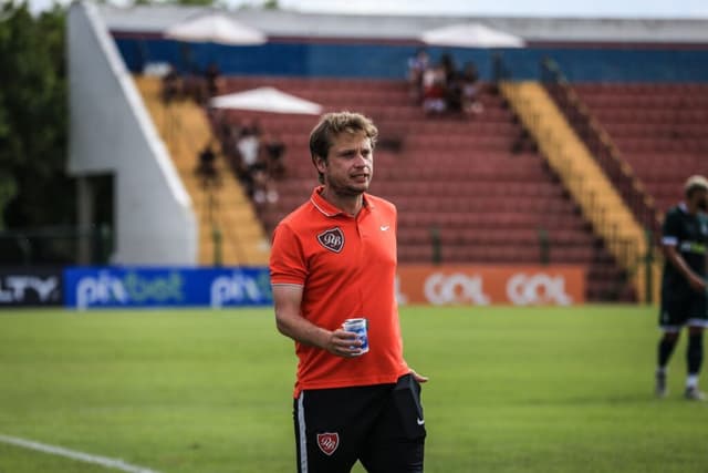 Seabra no Desportivo Brasil, na terceira divisão de São Paulo: 'muitos acham que o Cruzeiro é meu primeiro trabalho no profissional' - Arquivo pessoal