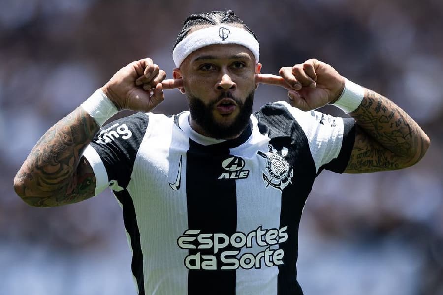 Em campo, Memphis Depay tem ajudado o Corinthians a superar a crise nos bastidores - Rodrigo Coca/Ag. Corinthians