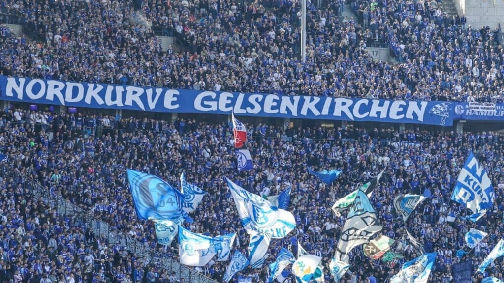 Schalke 04 x Hannover: Duelo pela elite alemã na 2.Bundesliga e onde assistir