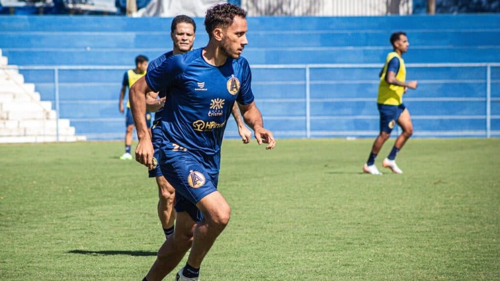 Duelo de realidades diferentes: Assista a Fluminense x Aparecidense pela Copa do Brasil