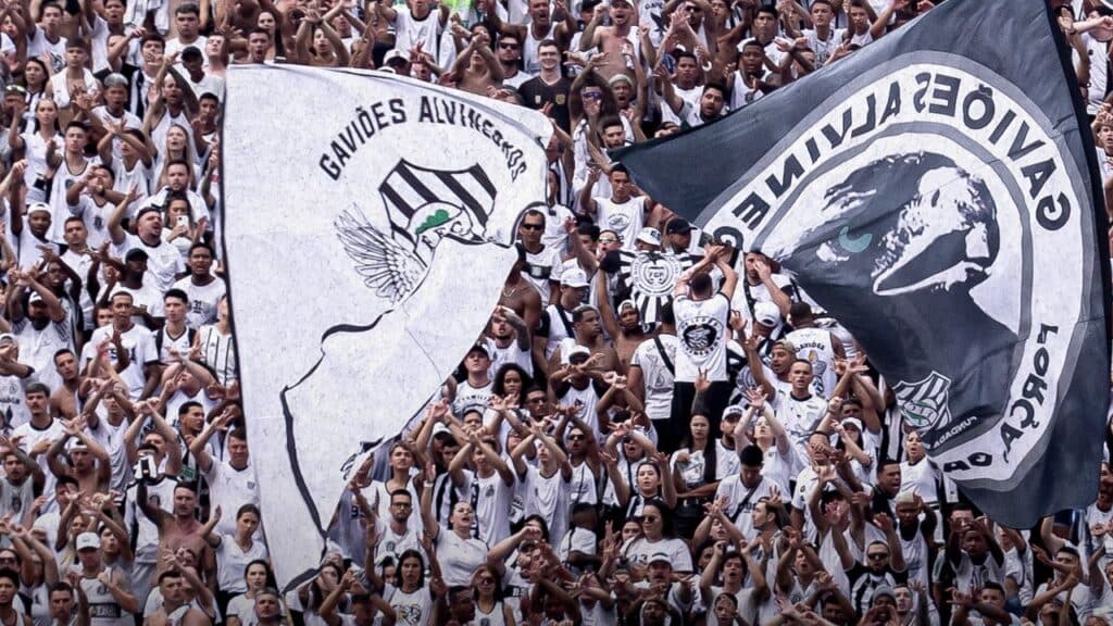 Retrô FC recebe Figueirense pela Série C: Onde assistir ao duelo inédito ao vivo