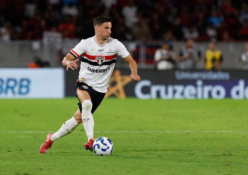 Cédric Soares, São Paulo - Rubens Chiri/São Paulo