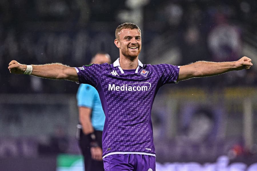 Beltrán em ação pela Fiorentina - Divulgação / Fiorentina
