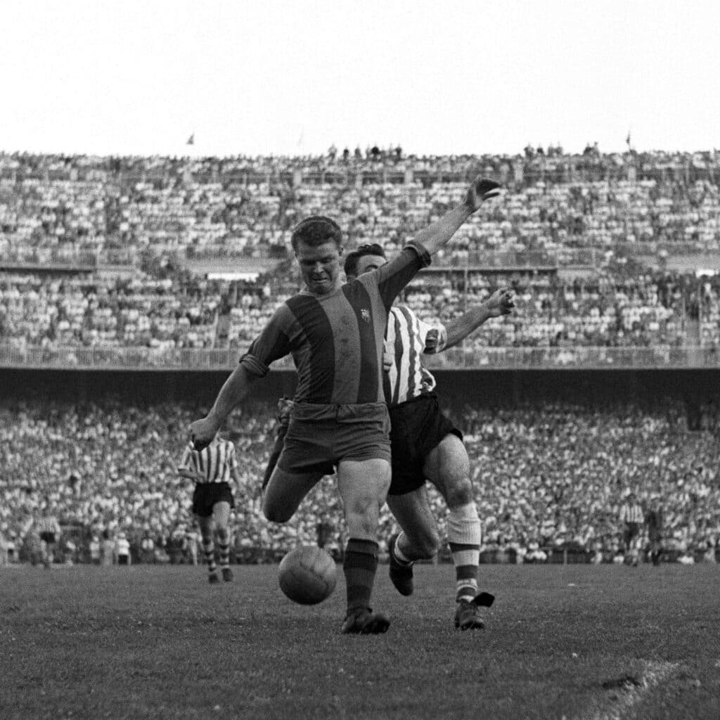 Um dos maiores 10 da história do Barcelona, o húngaro Kubala se naturalizou até espanhol - EFE/Jaime Pato