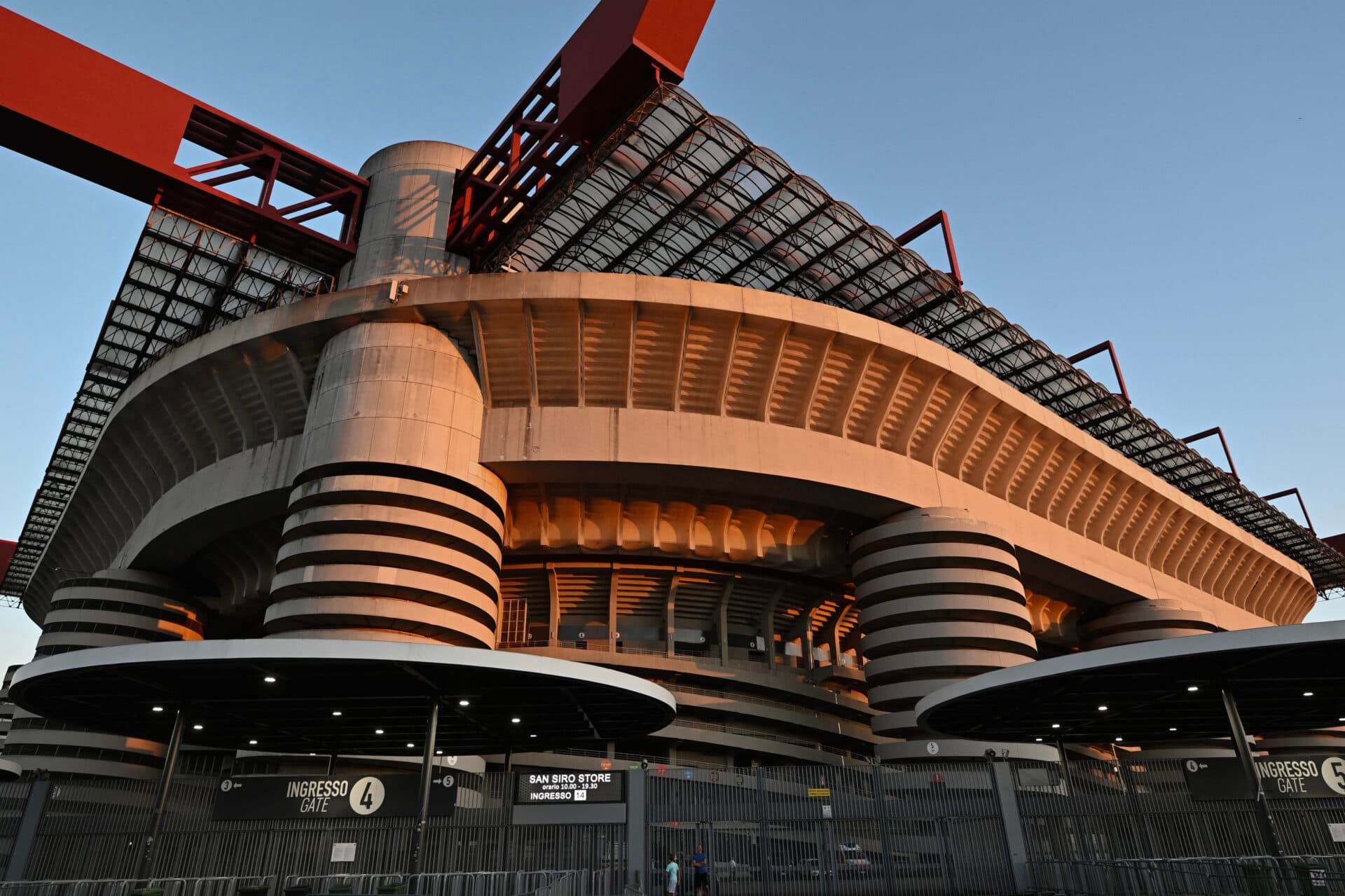 Partes do estádio serão preservadas no processo de demolição - Stefano Rellandini/AFP