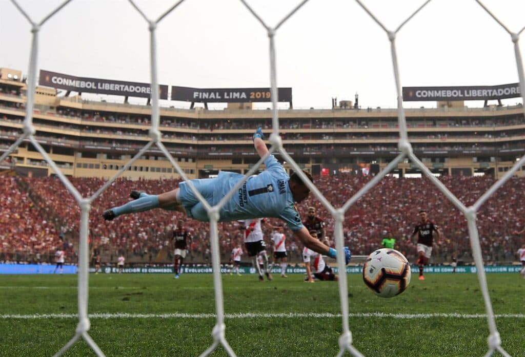 Monumental de Lima recebeu primeira final única da Libertadores, em 2019 - EFE/PAOLO AGUILAR