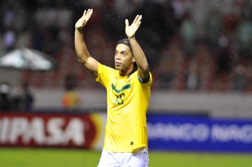 Ronaldinho participou do ciclo para 2010 e 2014, mas a última Copa do Mundo foi 2006 - EFE