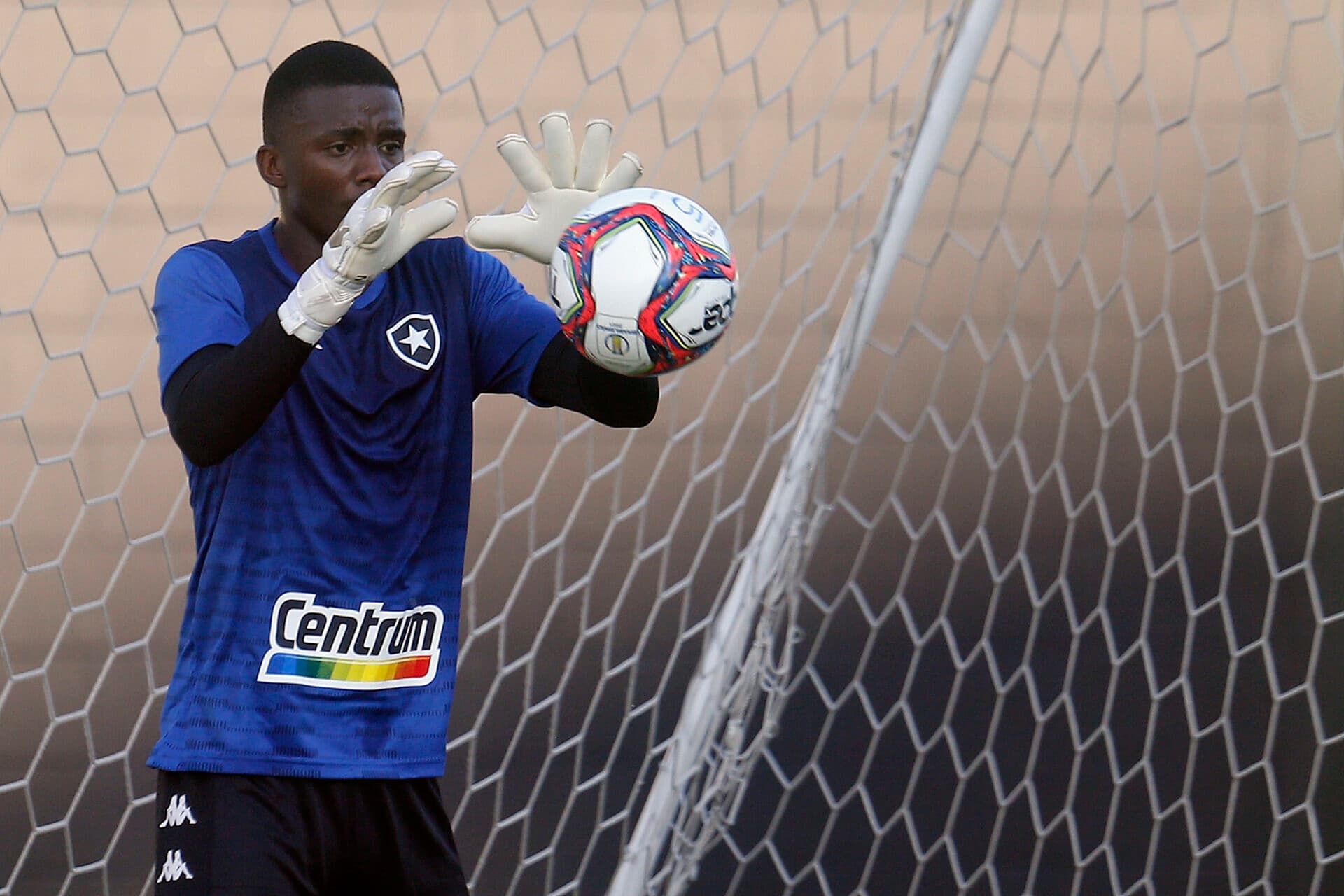 Em 2021, pelo Botafogo, goleiro não teve oportunidades no time principal - Vitor Silva/Botafogo