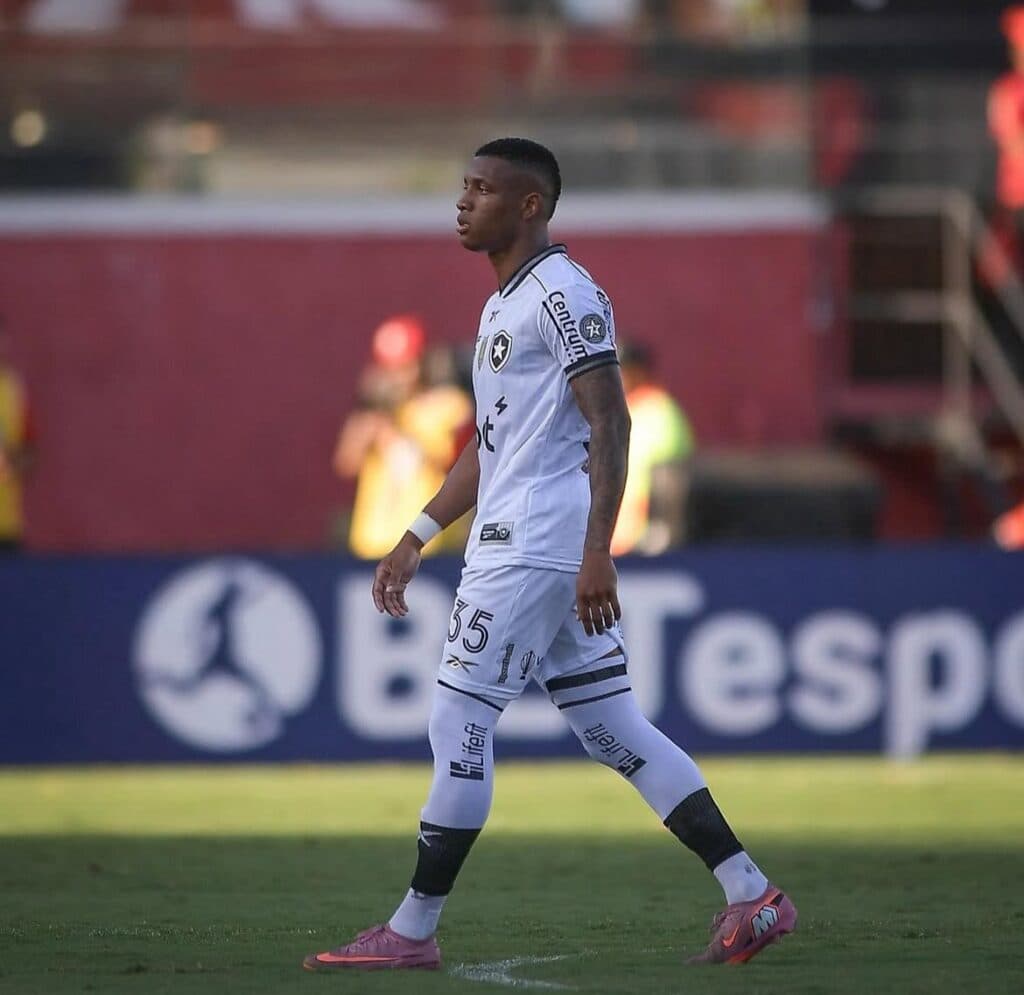 Danilo, do Botafogo, é a terceira contratação mais cara do futebol brasileiro - Divulgação/Instagram