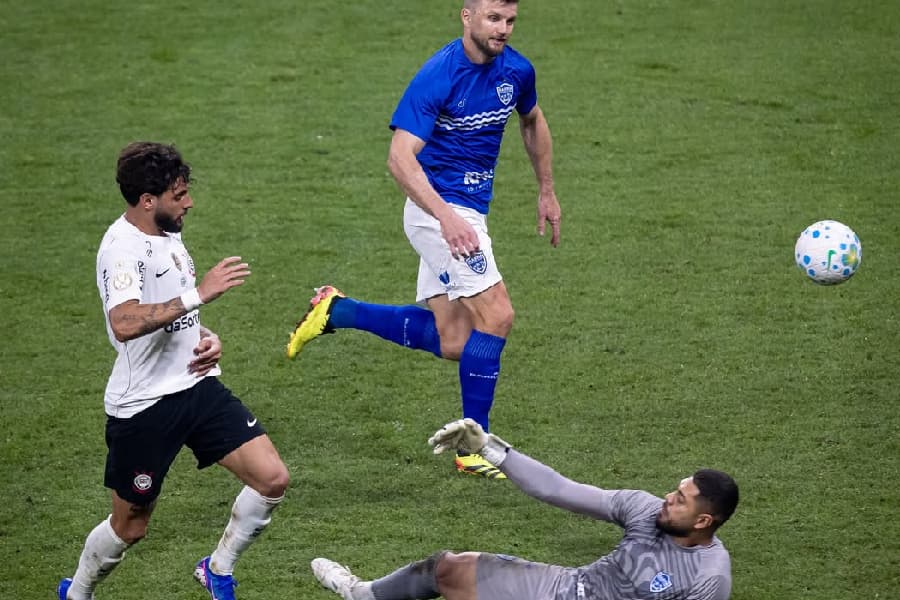Yuri Alberto, do Corinthians, deu belo toque por cima do goleiro do Barra - Rodrigo Coca/Divulgação/Corinthians