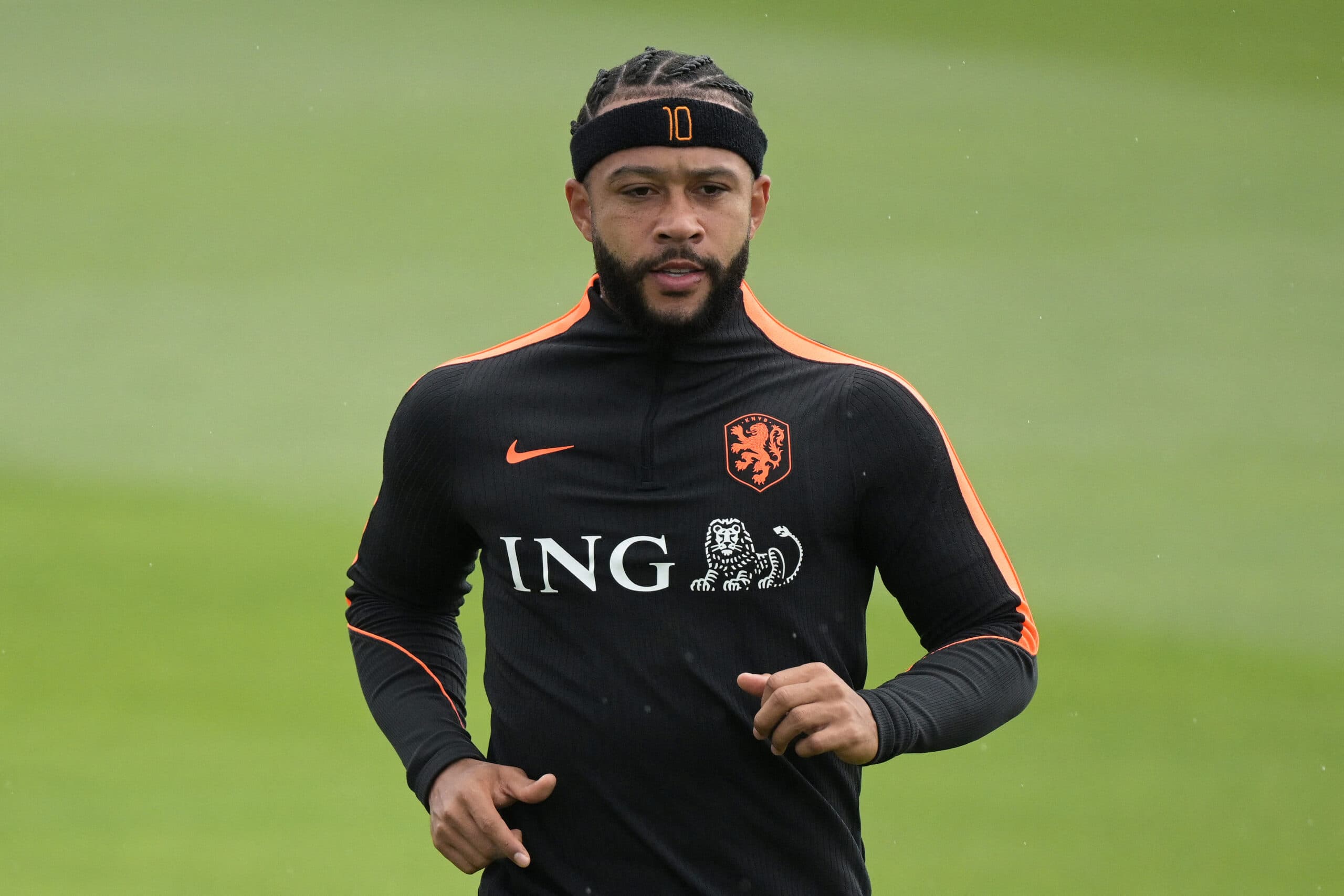 Atacante holandês Memphis Depay, do Corinthians, ainda tenta recuperar a melhor condilção física - Juan Mabromata/AFP