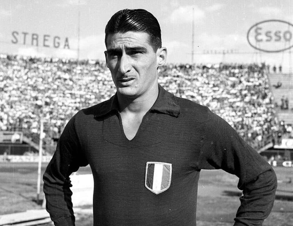 Scudetto no peito: Julinho Botelho é uma lenda da Fiorentina (Reprodução)