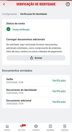 Verificação de identidade com conta confirmada e documentos enviados como selfie, documento de identidade e comprovante adicional, todos com status verificado.