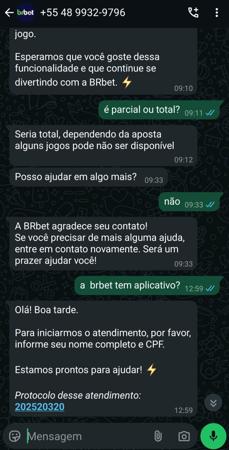 Conversa no WhatsApp com suporte do BrBet respondendo a dúvidas sobre funcionalidades e aplicativos.