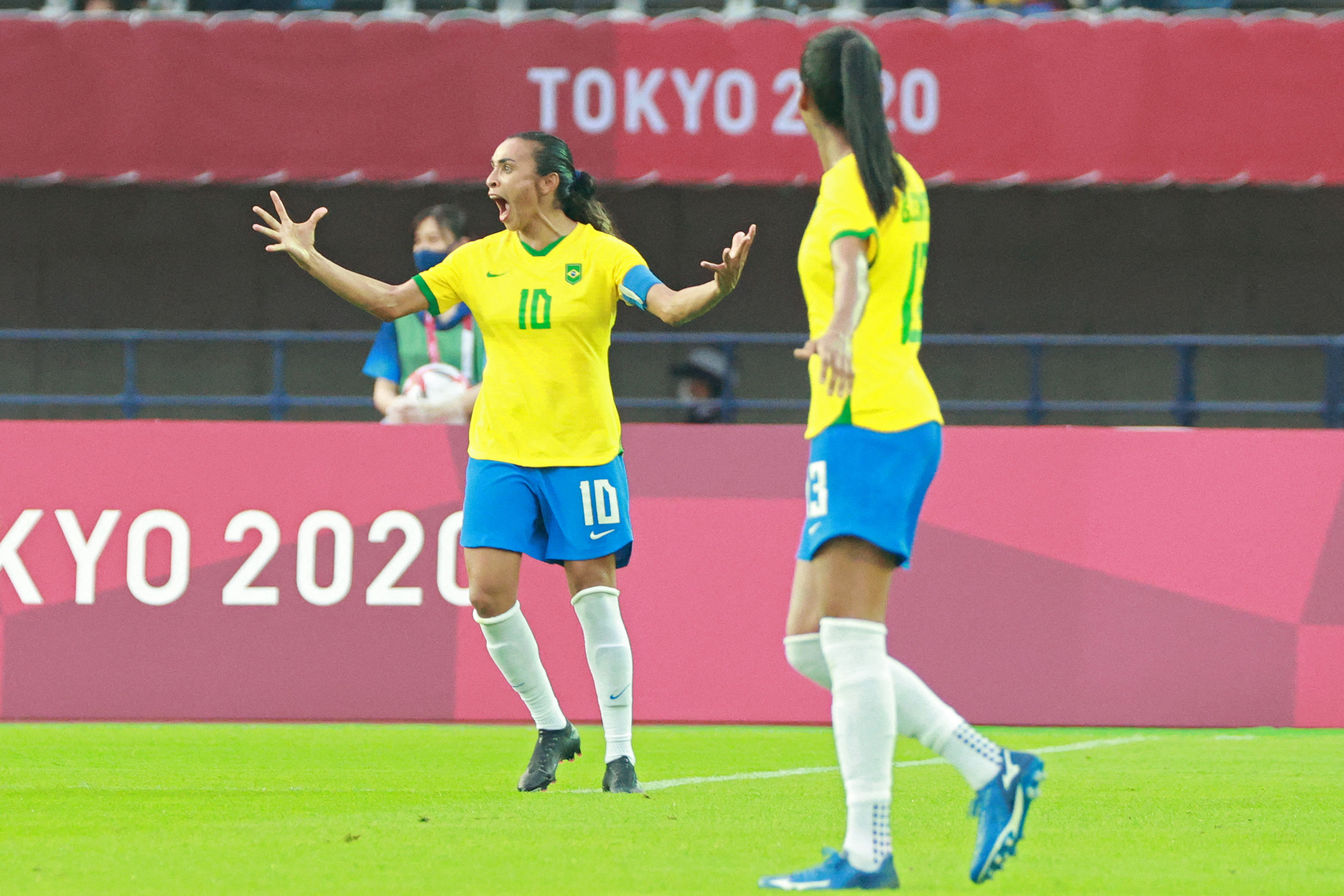 Seleção Brasileira goleia China no futebol feminino dos Jogos