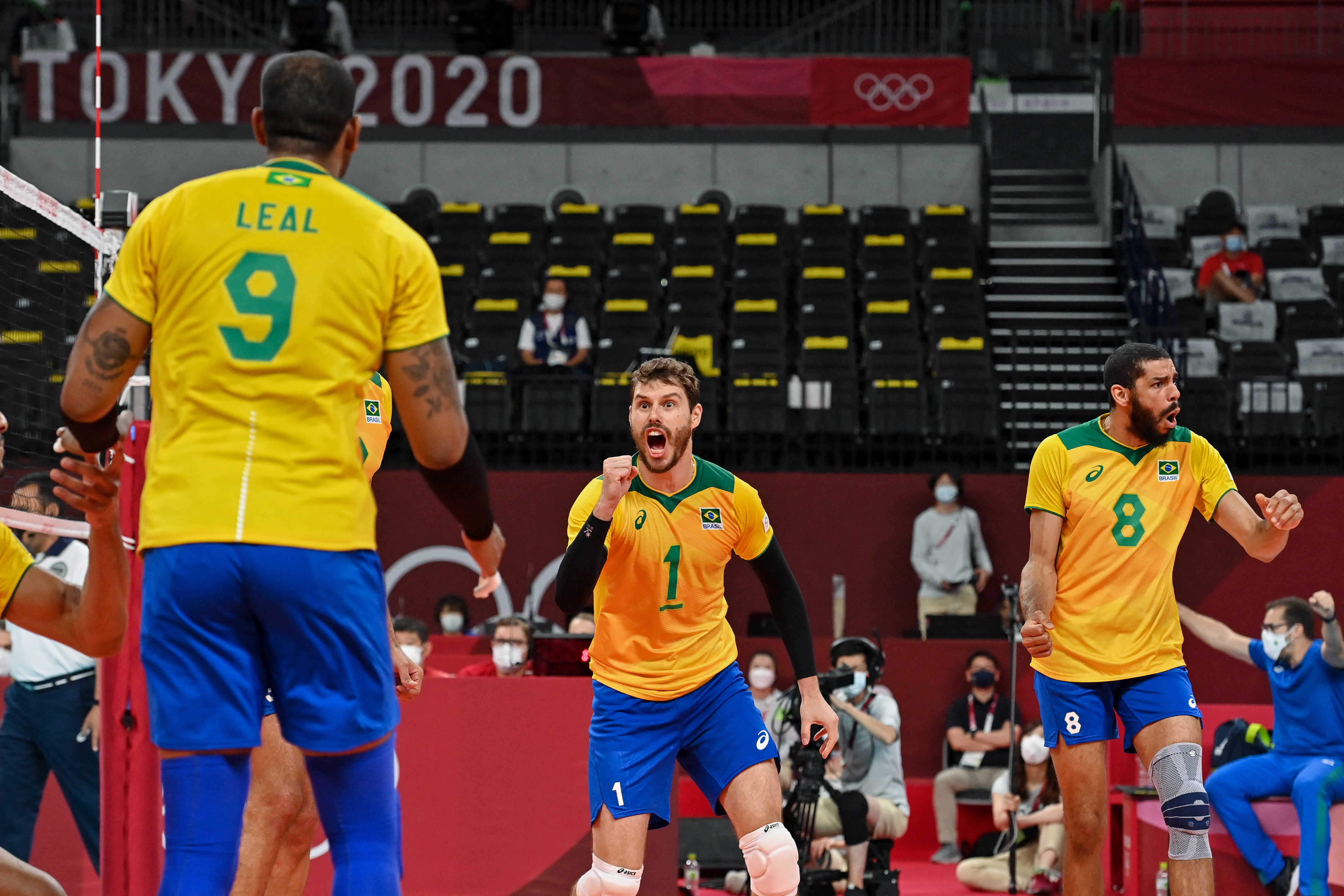 Vôlei: seleção masculina se recupera e bate os EUA, de virada, em Tóquio