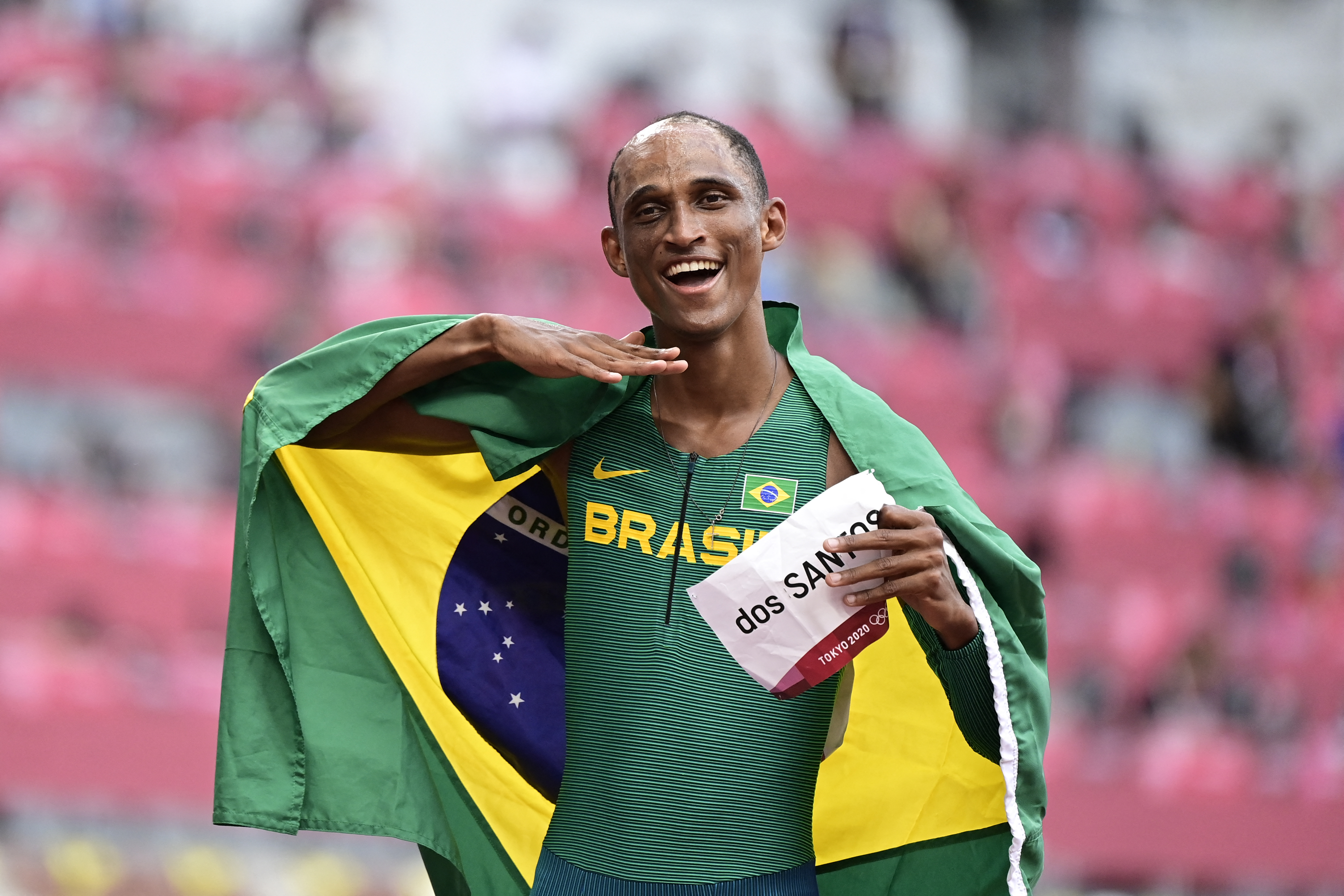 Fotos: Alison dos Santos leva o bronze no atletismo