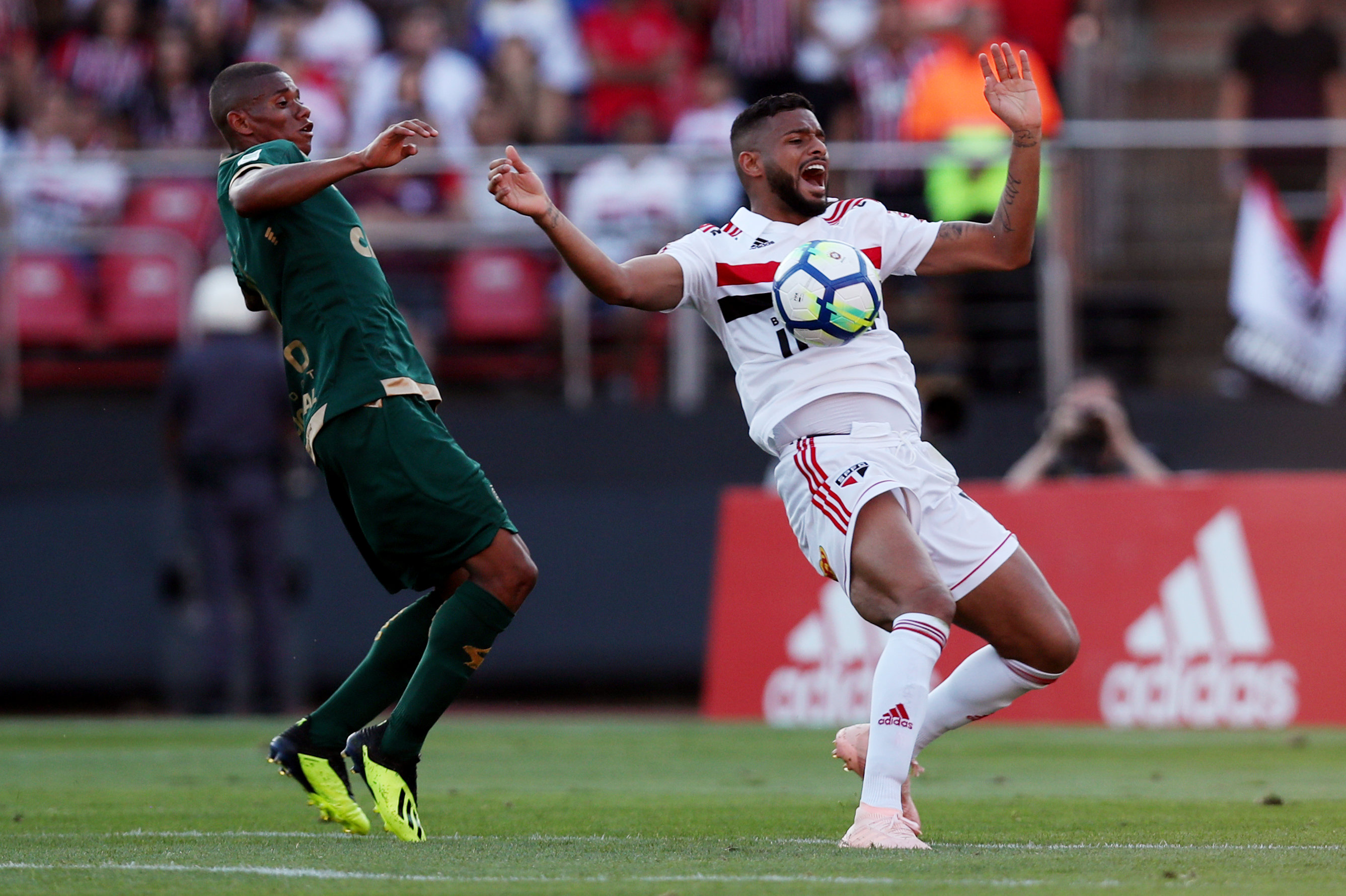 São Paulo vacila, empata com o América-MG e pode perder a liderança