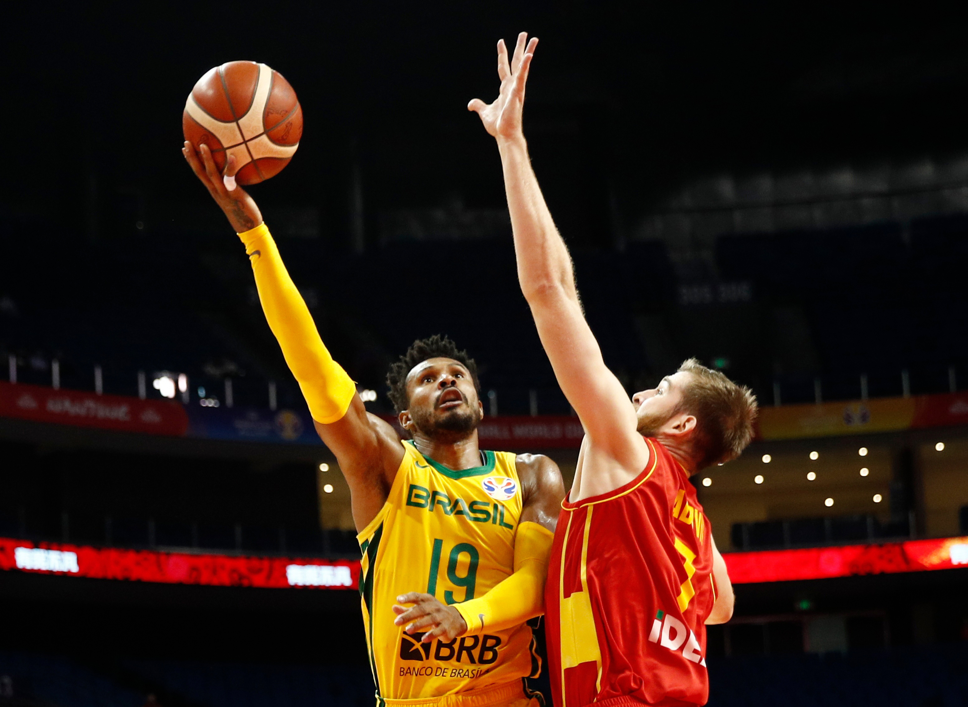 1º Mundial de basquete do Brasil teve confinamento, fuga e MVP - Gazeta  Esportiva