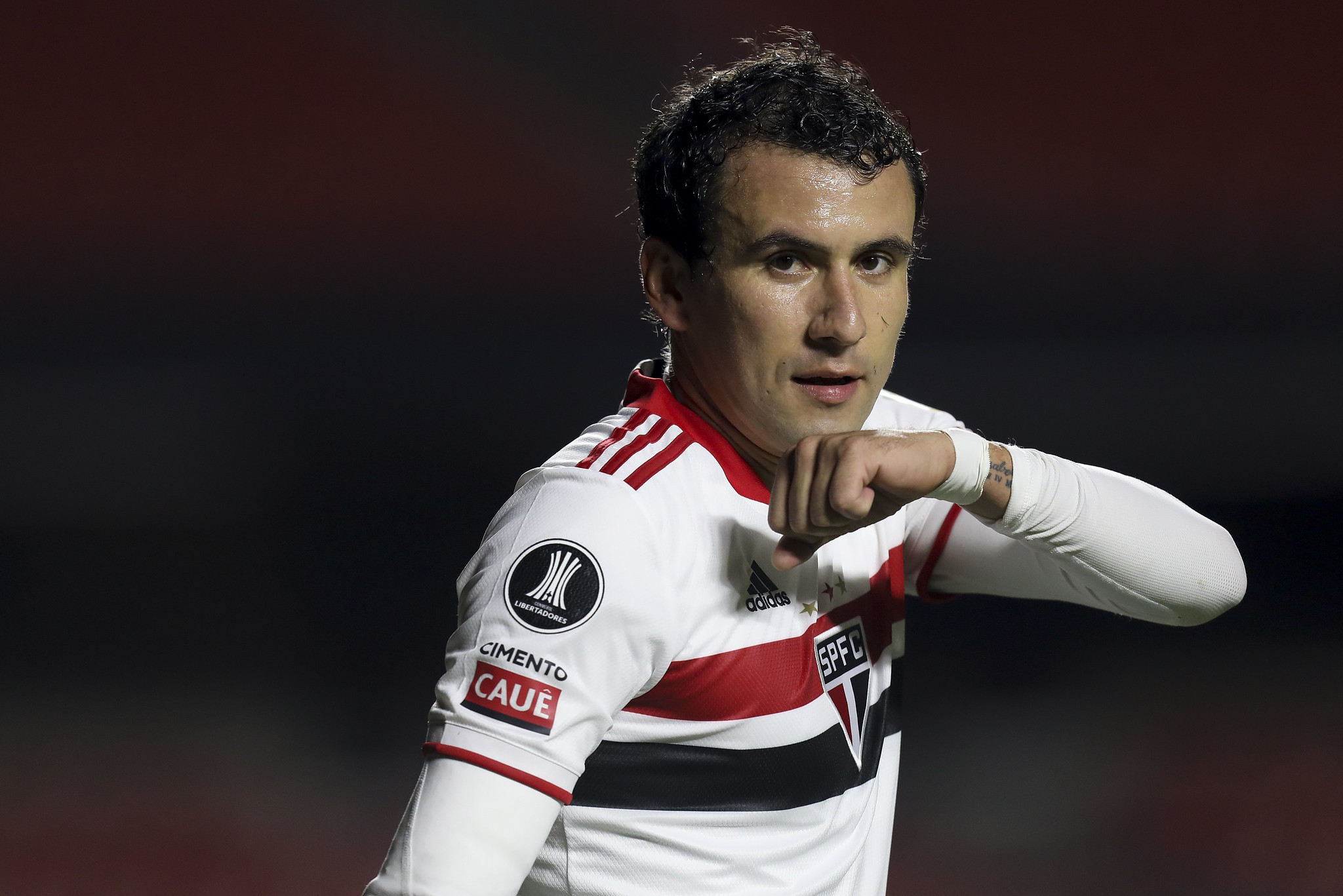 Pablo viveu boa fase com Crespo, mas depois virou alvo da torcida -