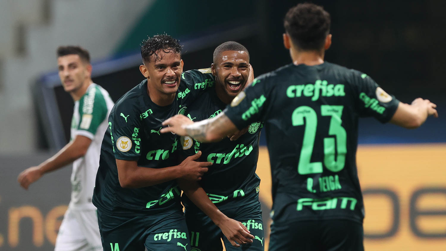 Wesley brilha e Palmeiras derrota a Chapecoense no Allianz Parque