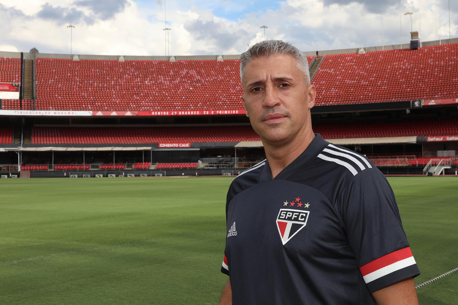 Campeão da Sul-Americana, Crespo iniciará trabalho no São Paulo -