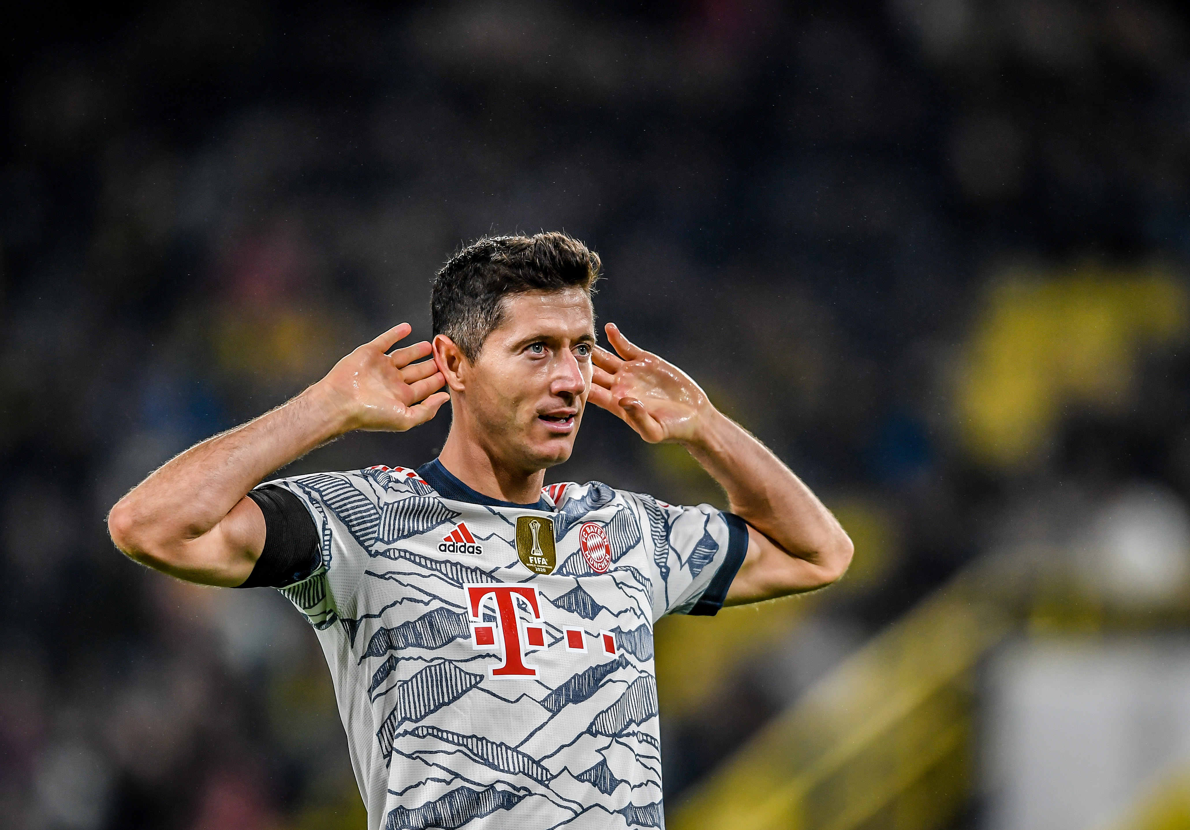 Lewandowski termina como artilheiro da Bundesliga com 35 gols