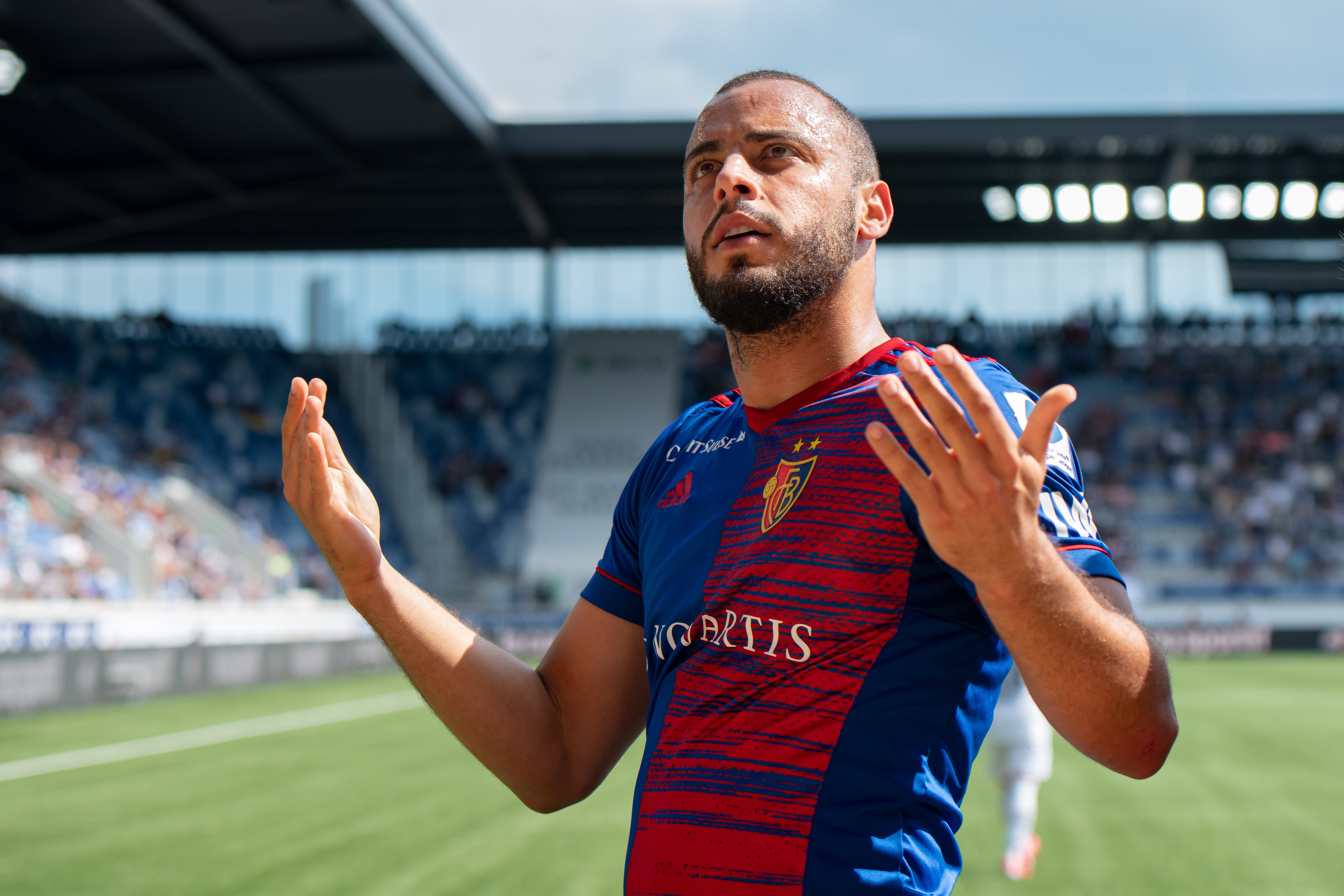 Arthur Cabral na passagem goleadora pelo Basel, da Suíça - Basile Barbey/Getty Images)