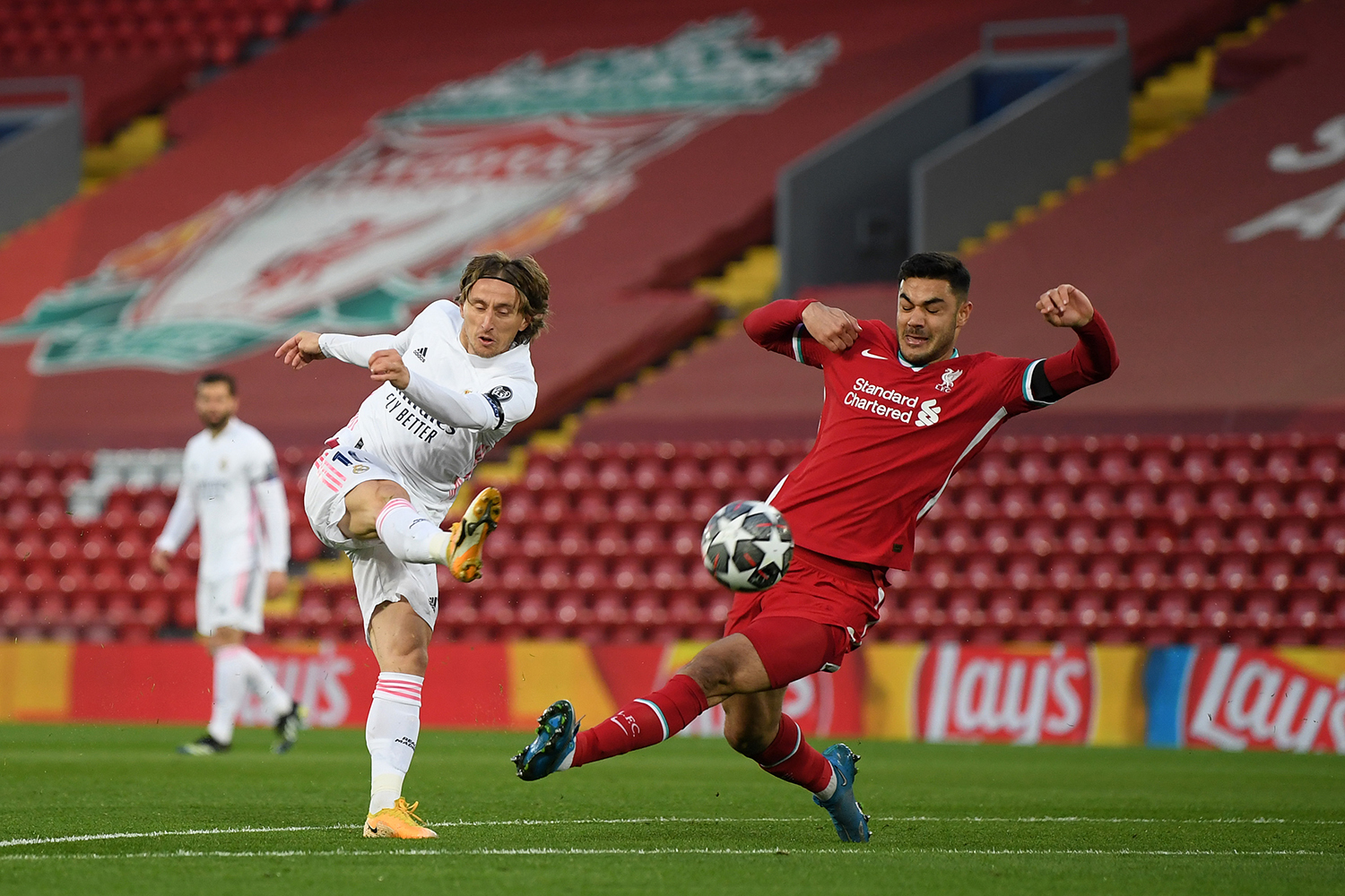 Real segurou o empate com o Liverpool, no Anfield Road -