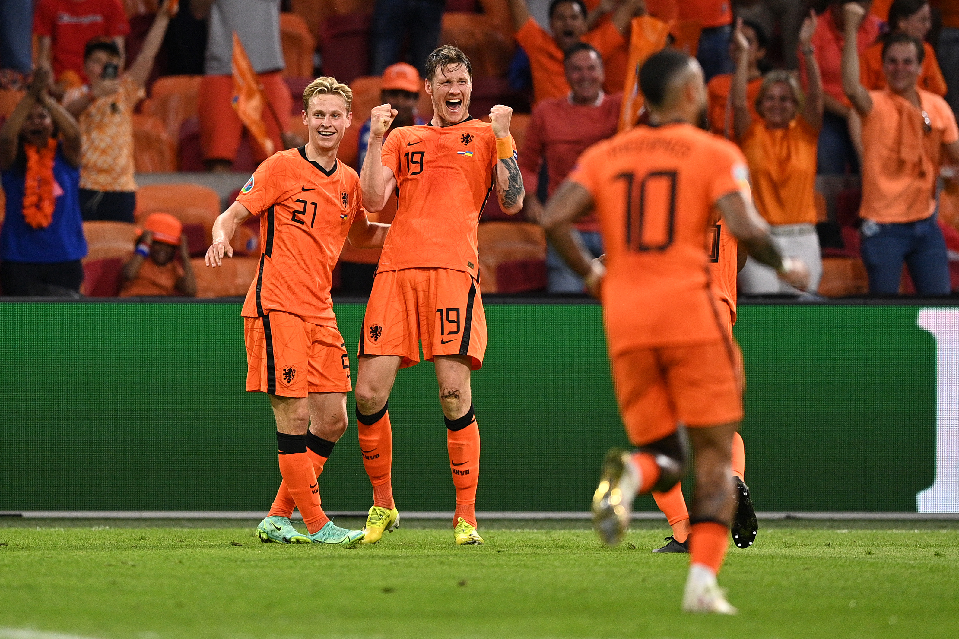 Em jogo recheado de gols no segundo tempo, Holanda vence a Ucrânia