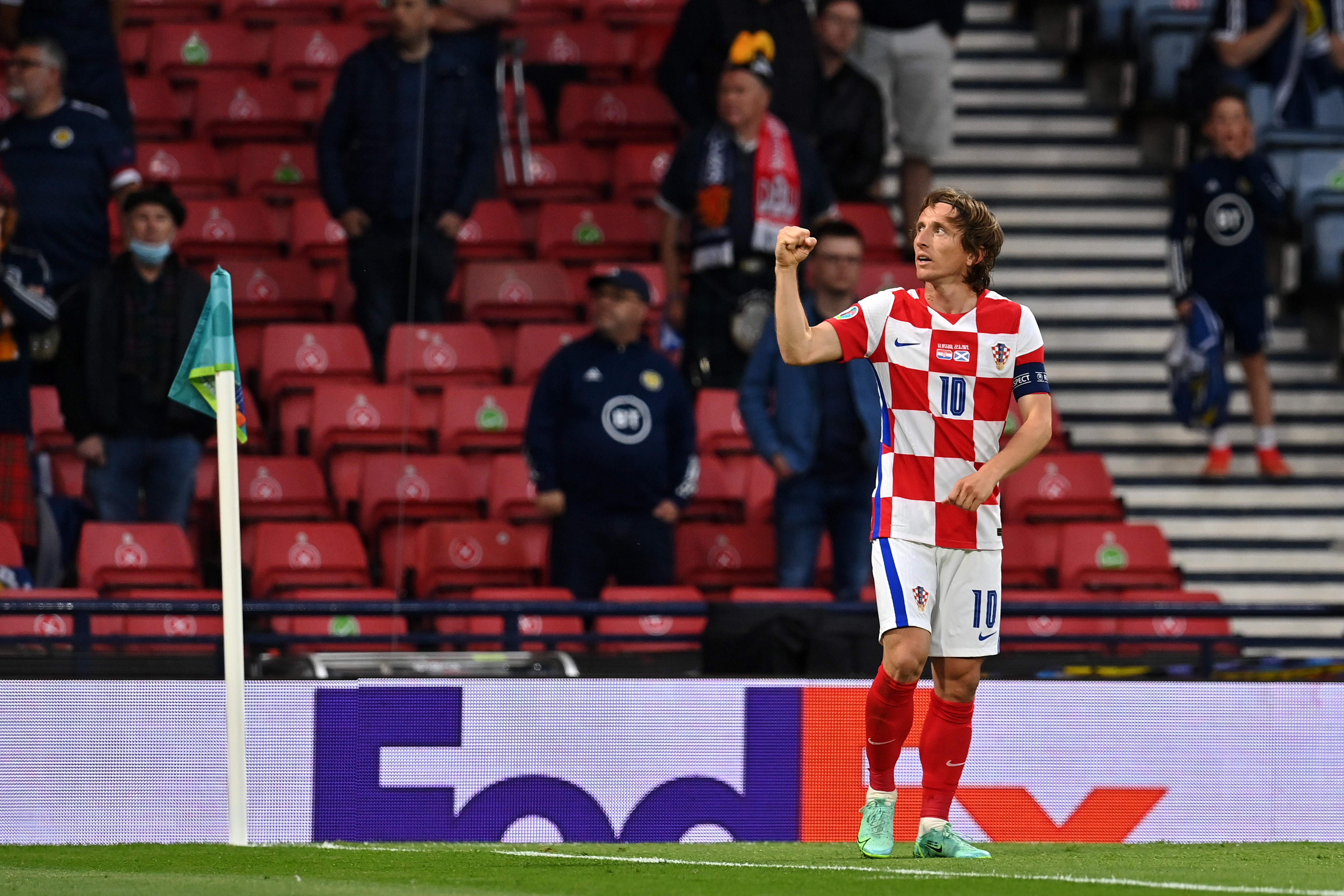 Euro: Inglaterra e Croácia vencem em grupo com 3 classificados às oitavas