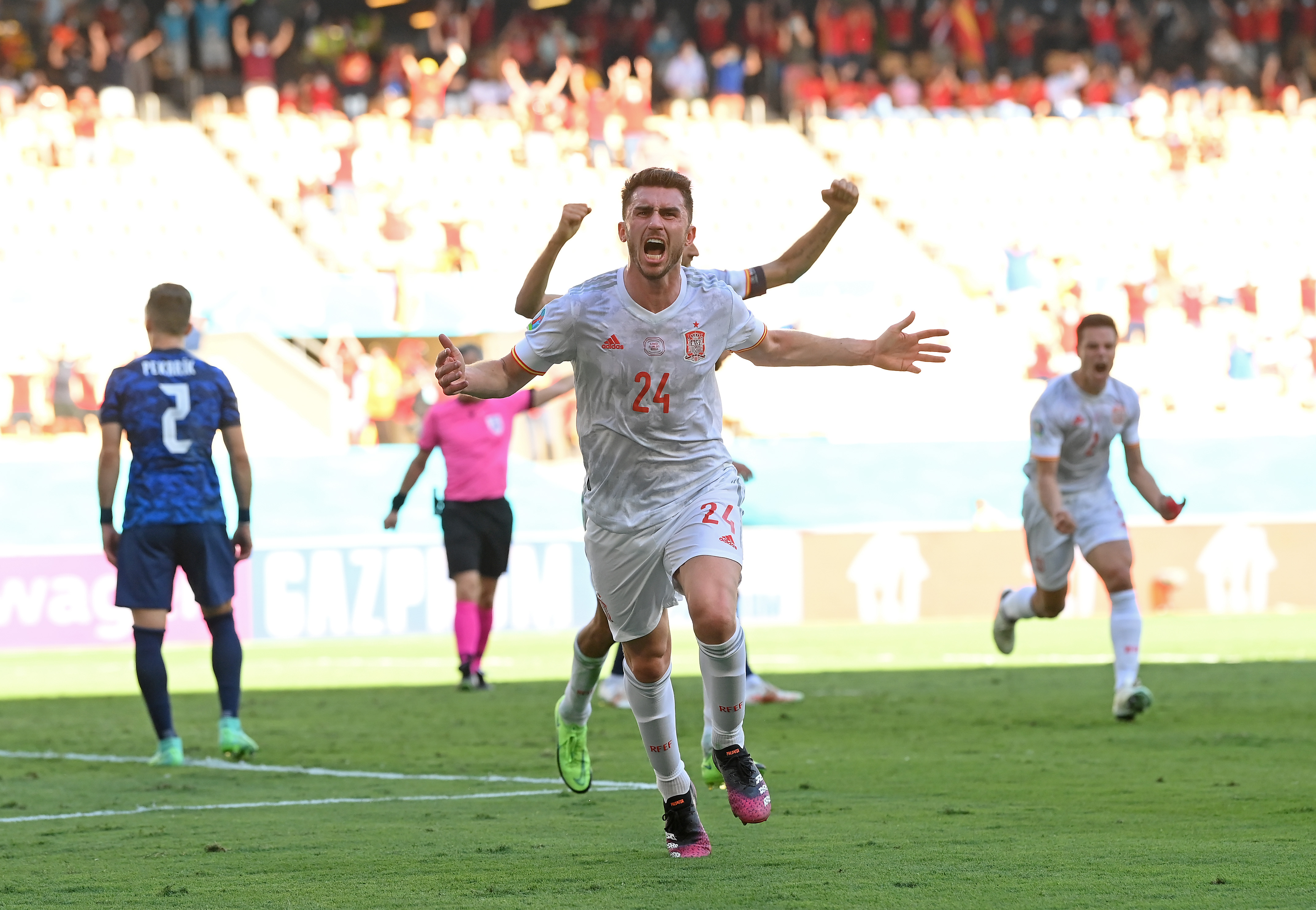 Eurocopa: Espanha bate Croácia em jogo de oito gols e vai às quartas