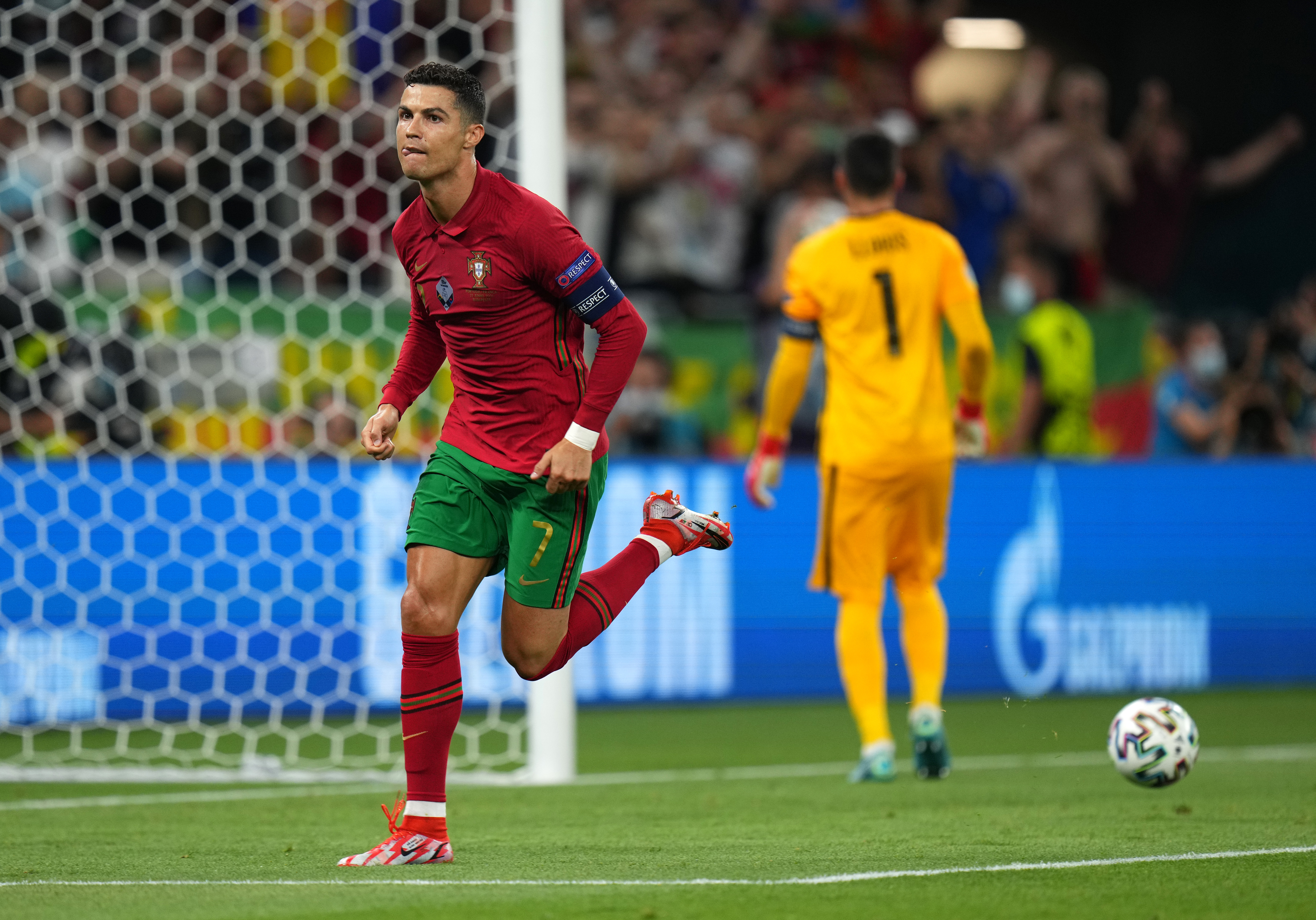 Euro: com recorde de Cristiano, Portugal empata com França e se classifica