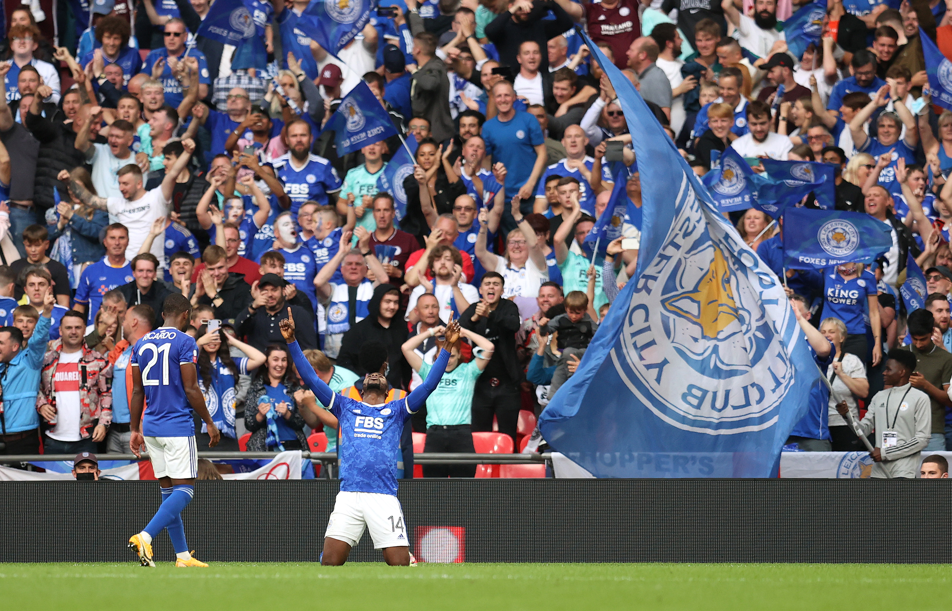 Leicester marca no fim, vence o City e conquista a Supercopa da Inglaterra